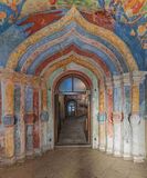 Килевидная закомара внутреннего портала Спасо-Преображенского собора Спасо-Евфимиева монастыря в Суздале