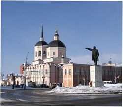 Площадь Ленина, вид на Богоявленский собор (Площадь Ленина, 7).