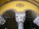 Чашеобразная капитель с монограммой, собор Святой Софии[300]