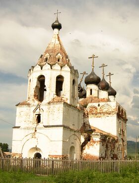 Успенская церковь в селе Калинино — соборный храм бывшего Нерчинского Успенского мужского монастыря, 1712 года постройки.