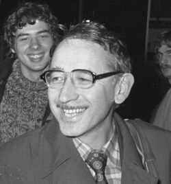 С сыном Петром, 31.10.1977, вскоре после отъезда из СССР