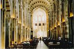 Vezelay Ste-Madeleine Langhaus.jpg