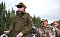 С Владимиром Путиным во время рыбалки в Республике Тыва, 1 августа 2017