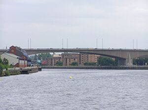 Мост Кингстон на реке Клайд в центральном Глазго
