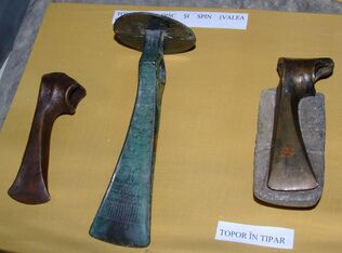 Wietenberg culture axes at National Museum of Transylvanian History 2007.jpg