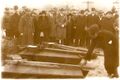 Выбор гроба с останками неизвестного солдата для перенесения в Варшаву, 1925.