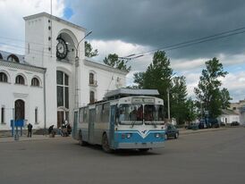 ZiU-682 on Vokzalnaya Square in Velikiy Novgorod, Russia.jpg