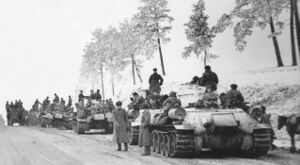 Колонна танков Т-34 образца 1943 года, 3-я гвардейская танковая армия, январь 1944 года.